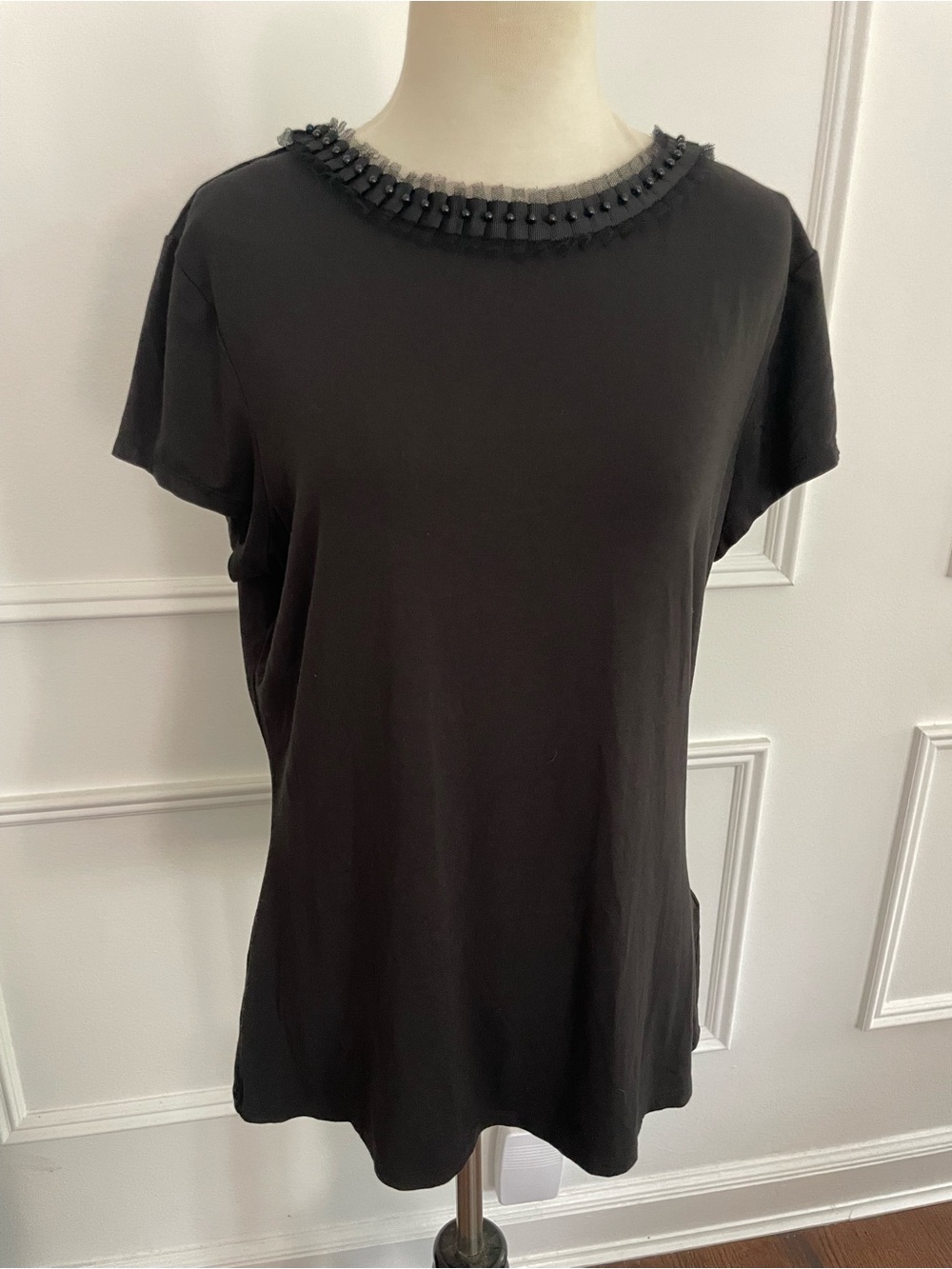 Ted Baker London Embellished Neckline Top – Size 4 – Black